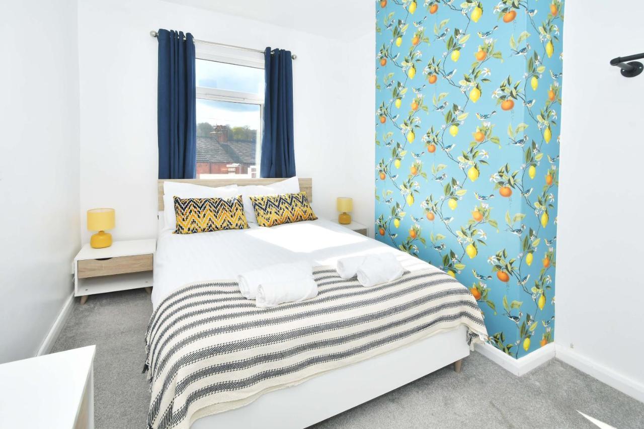 London House By Yourstays - 5 Bedroom House In Newcastle-under-lyme