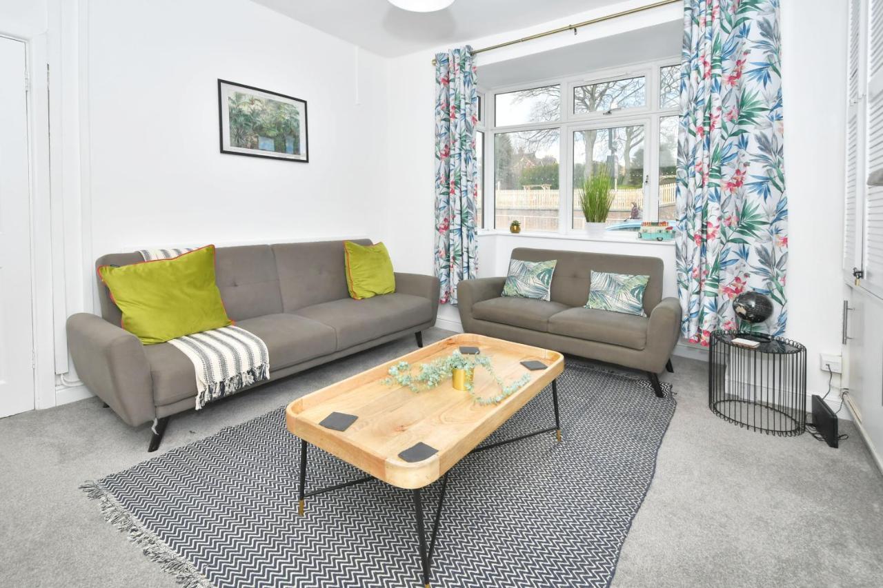 Holiday home London House By Yourstays - 5 Bedroom House In Newcastle-under-lyme *
