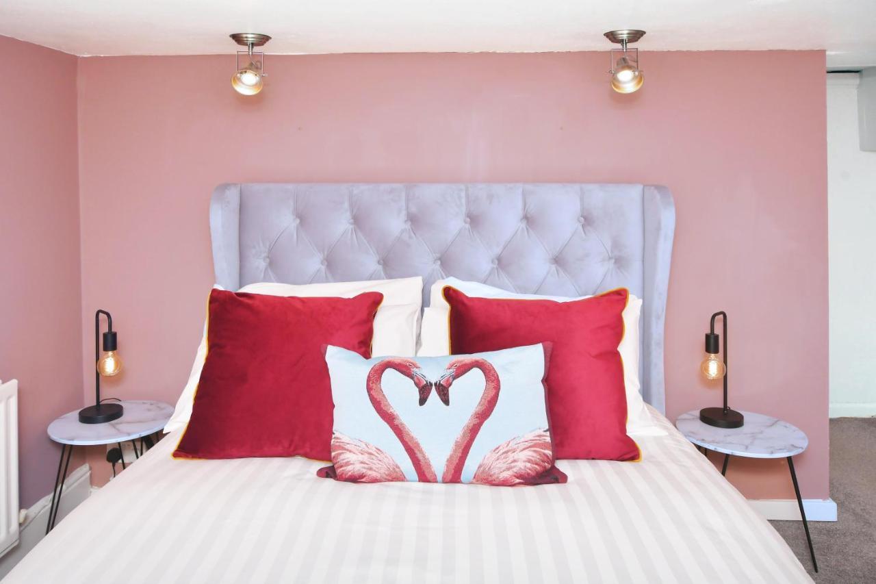 London House By Yourstays - 5 Bedroom House In Newcastle-under-lyme * Stoke-on-Trent
