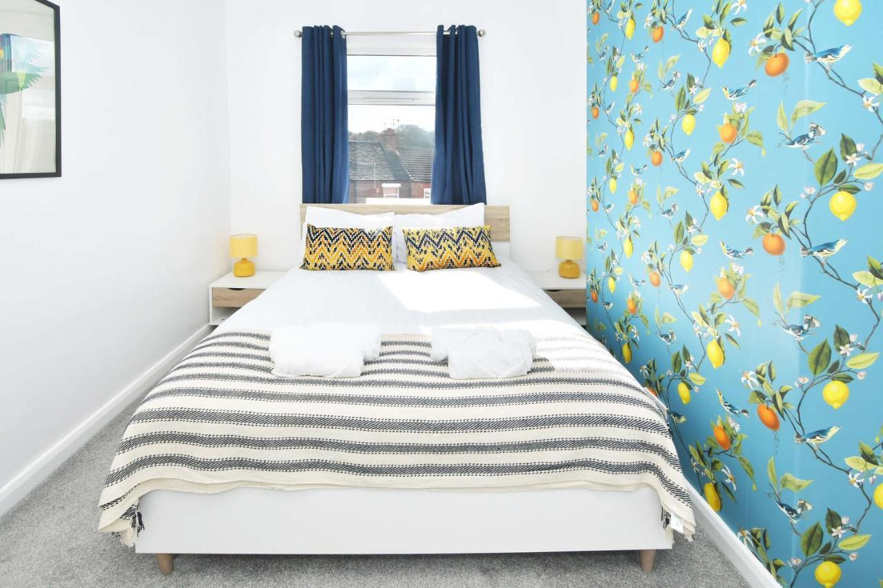 London House By Yourstays - 5 Bedroom House In Newcastle-under-lyme * Stoke-on-Trent