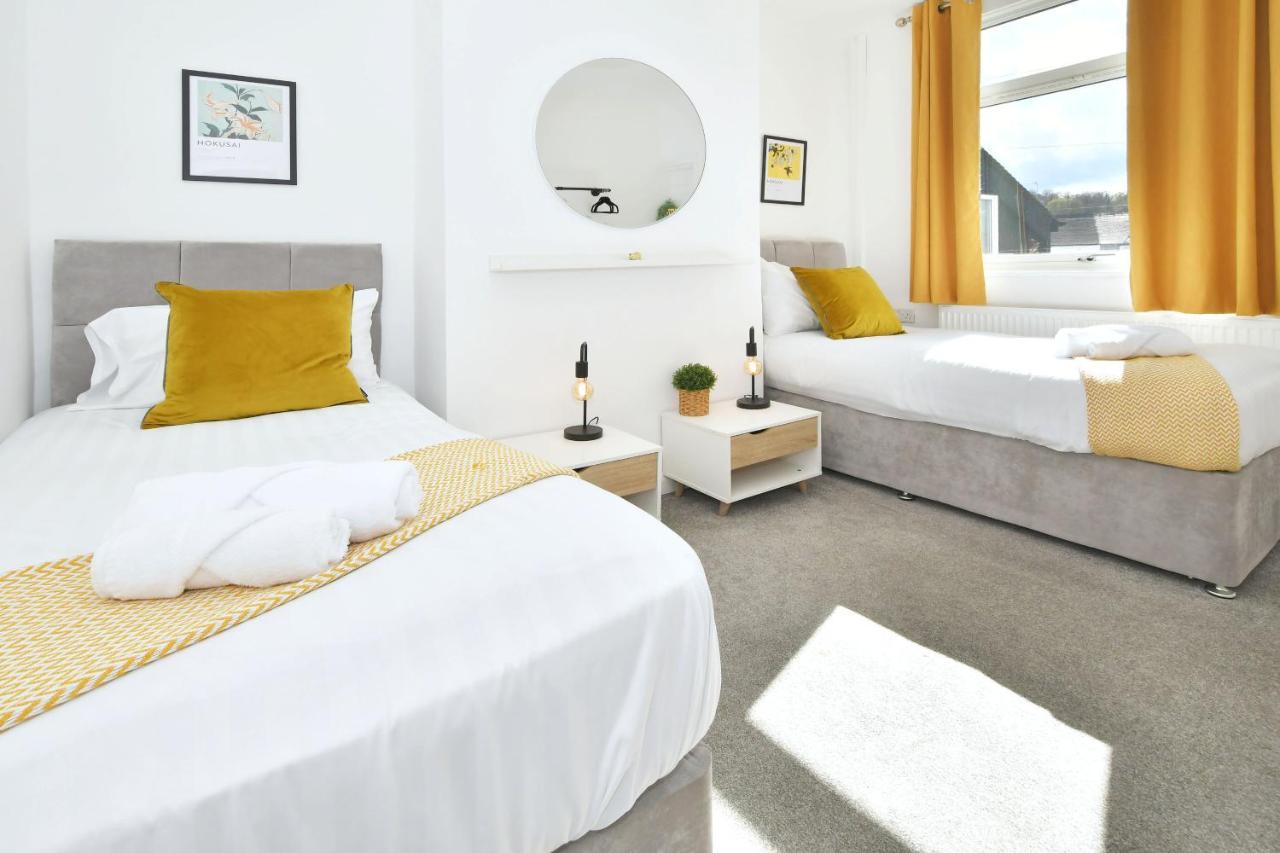 Holiday home London House By Yourstays - 5 Bedroom House In Newcastle-under-lyme *
