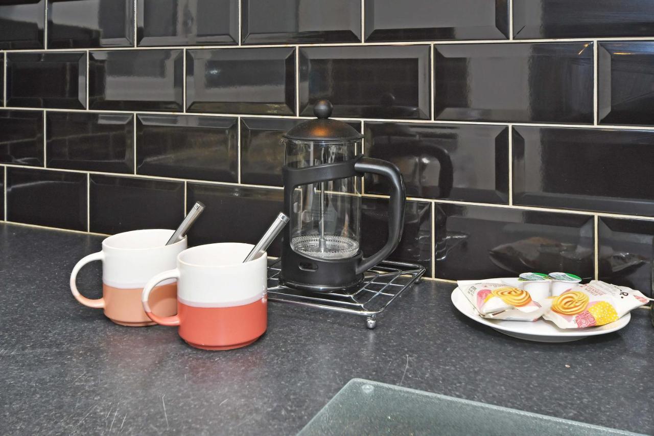 Holiday home London House By Yourstays - 5 Bedroom House In Newcastle-under-lyme Stoke-on-Trent