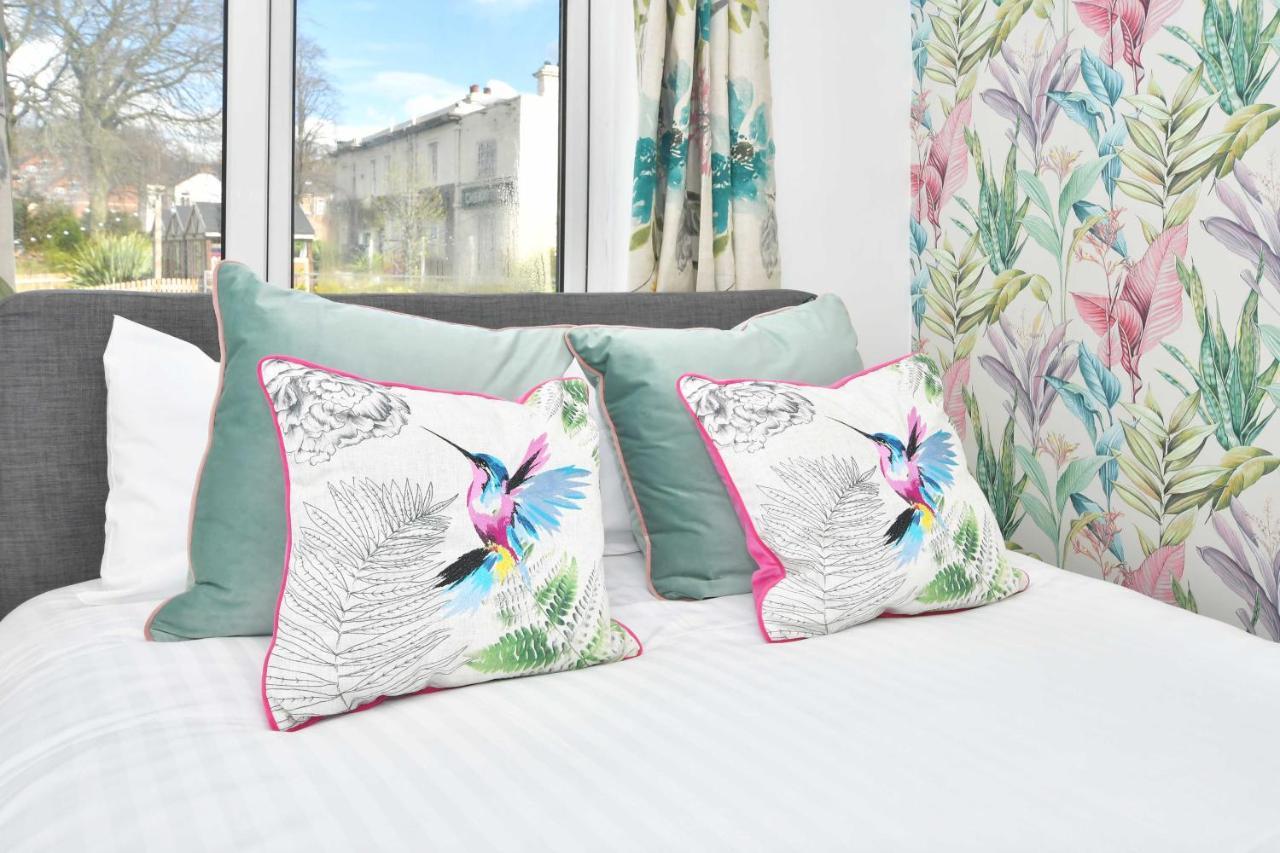 London House By Yourstays - 5 Bedroom House In Newcastle-under-lyme
