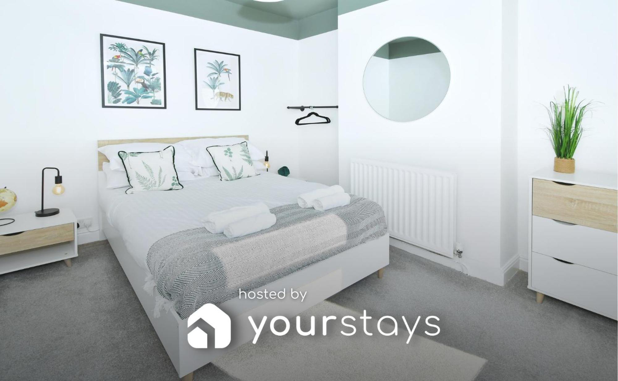 London House By Yourstays - 5 Bedroom House In Newcastle-under-lyme Holiday home Stoke-on-Trent