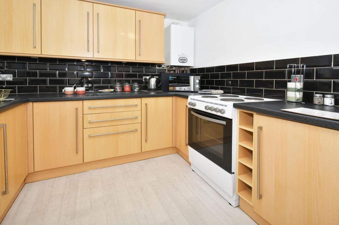 Casa vacanze London House By Yourstays - 5 Bedroom House In Newcastle-under-lyme *