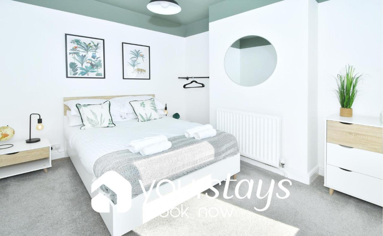 London House By Yourstays - 5 Bedroom House In Newcastle-under-lyme * Stoke-on-Trent